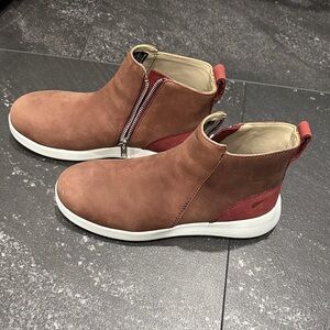 Red Wing Shoes Women's Brown and Red Ankle Boots